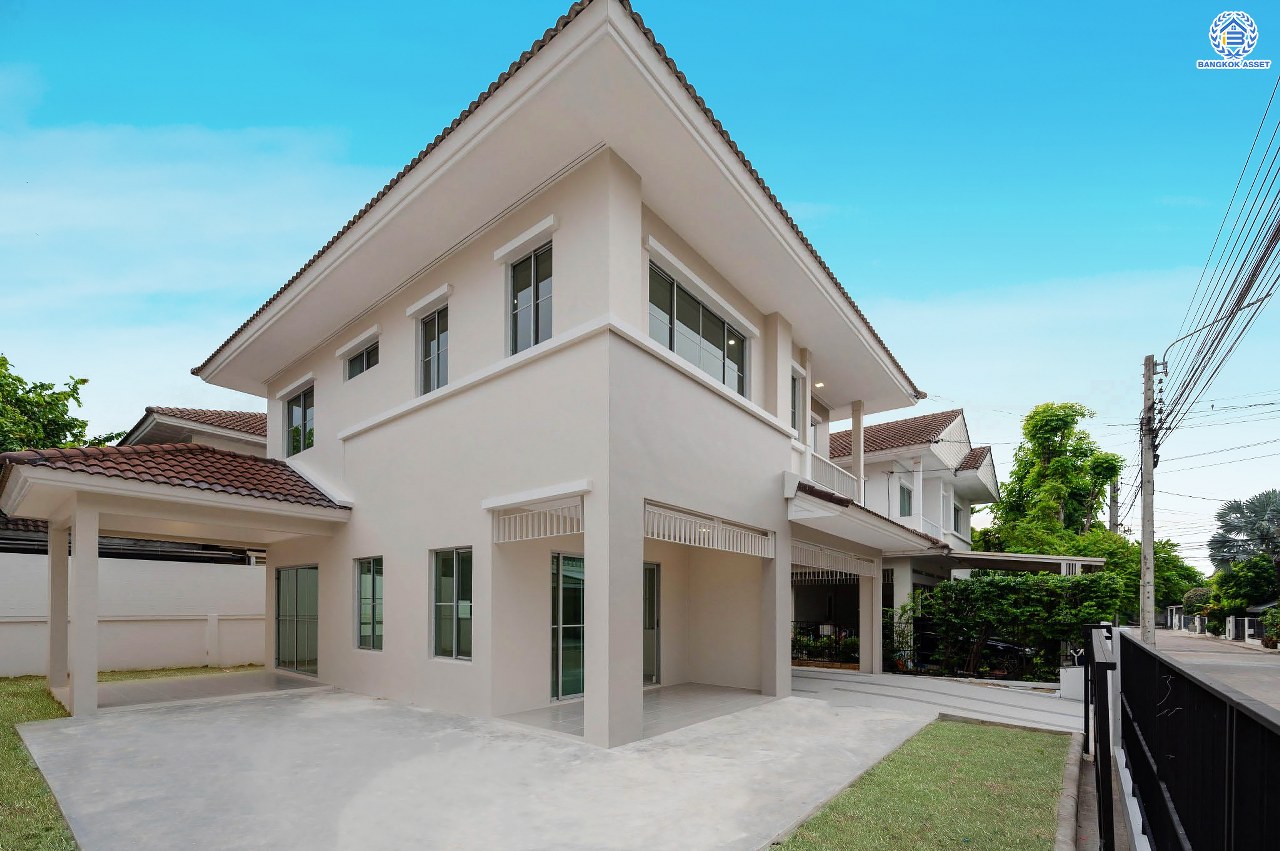 บ้านมือสองตกแต่งใหม่ คุณภาพแบรนด์ LH โครงการ ชัยพฤกษ์ ราชพฤกษ์-แจ้งวัฒนะ เนื้อที่ 66 ตร.ว. ฟังก์ชัน 3 ห้องนอน 3 ห้องน้ำ 2 ที่จอดรถ ภายในตกแต่งหรูหรา บนทำเลติดถนนราชพฤกษ์ เชื่อมสู่แจ้งวัฒนะได้อย่างรวดเร็ว ใกล้รถไฟฟ้าสายสีชมพู "ปากเกร็ด" จุดขึ้นทางด่วน "แจ้งวัฒนะ" โรบินสัน ไลฟ์สไตล์ ราชพฤกษ์ และ โลตัส นอร์ธราชพฤกษ์